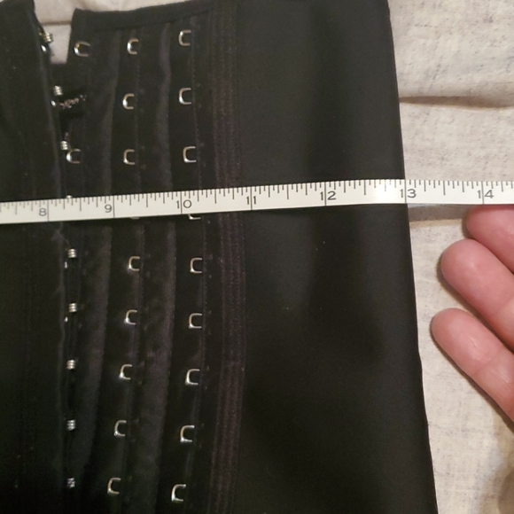 Corset🖤🎀 - Picture 3 of 3